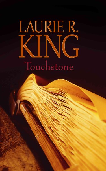 Touchstone [text (large print)] / Laurie R. King.